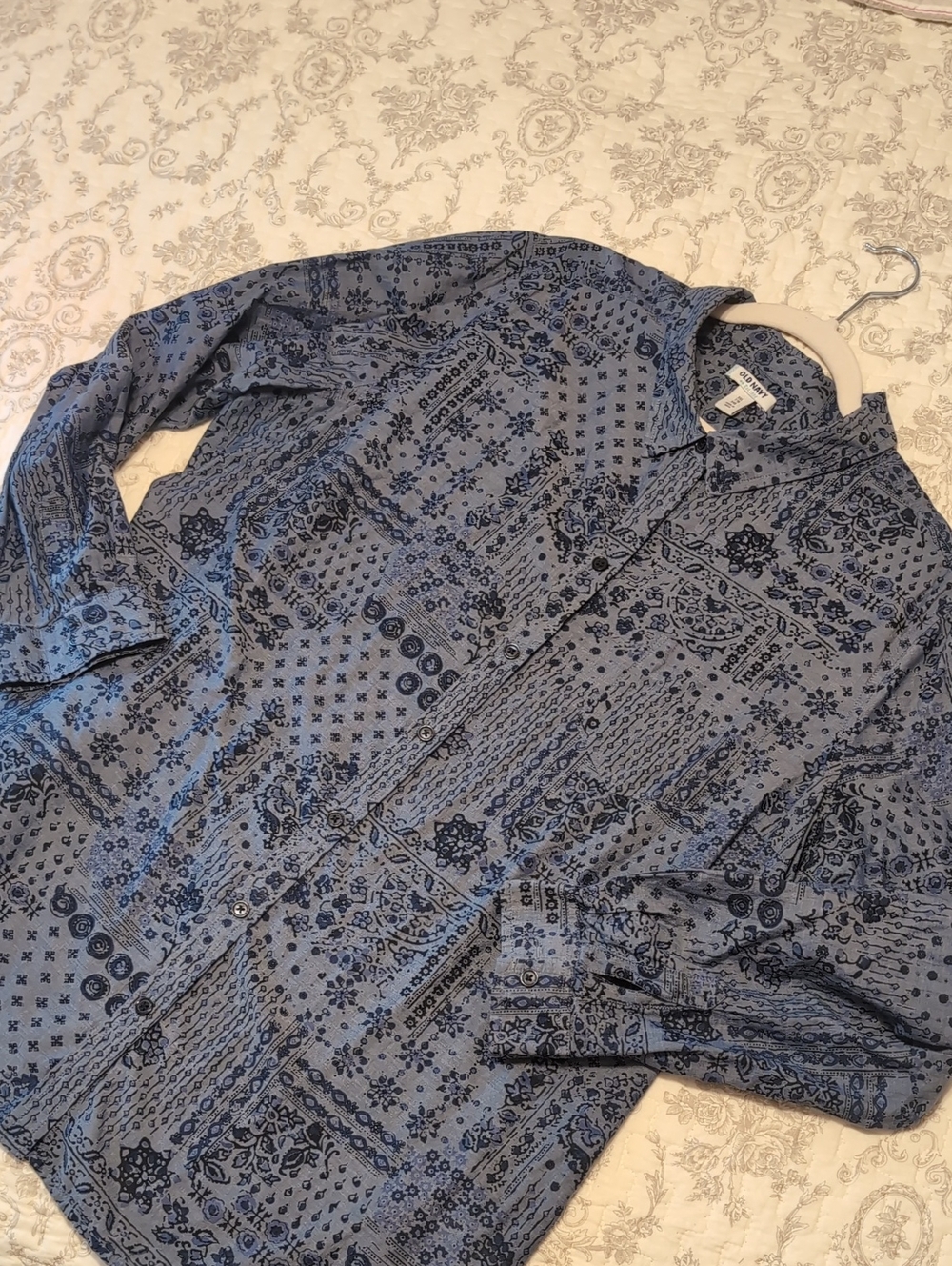 Old Navy Blue Patterned Lightweight Button Front Shirt